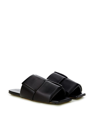 Bottega Veneta Elegant Black Leather Sandals